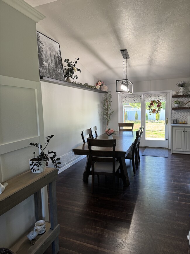 Building Photo - 4301 E Nibley Cir
