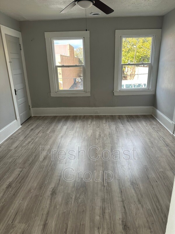 Building Photo - 5940 Engel Ave