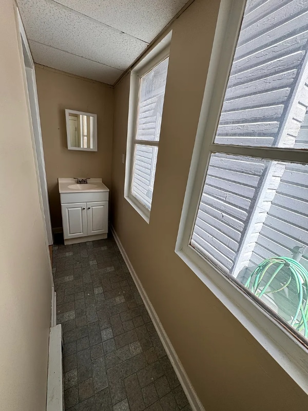 Building Photo - 531 W King St