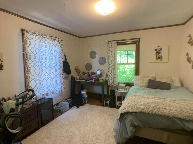 Building Photo - 15 Upland Rd