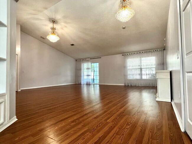 Building Photo - 11395 Aston Hall Dr