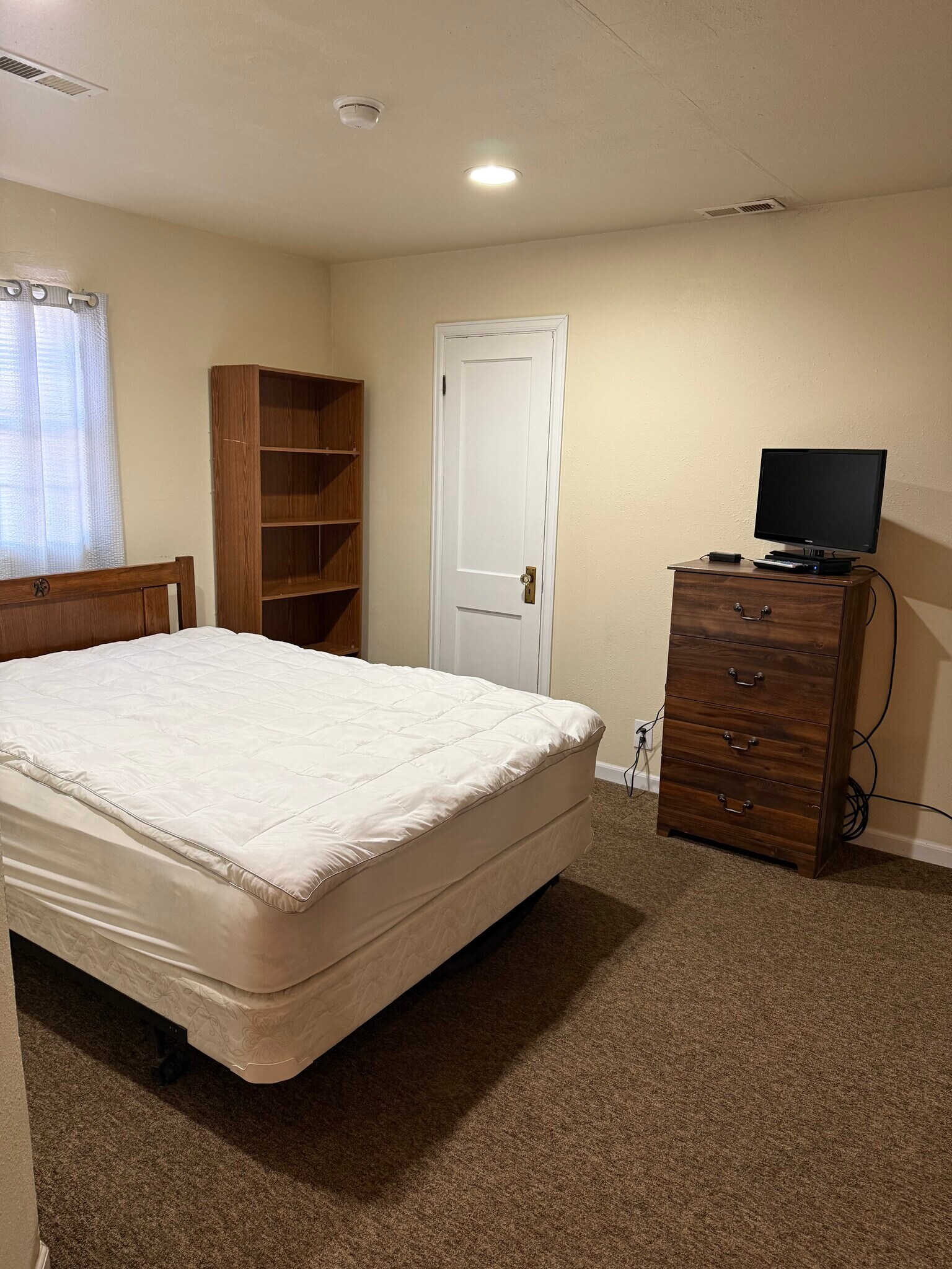 Building Photo - 1109 Alder St