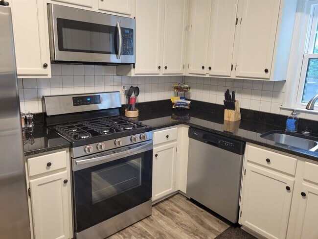 Building Photo - 1356 Velvet Creek Way SW
