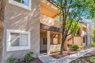 Building Photo - 3 Bedroom Furnished Condo in Spanish Palms