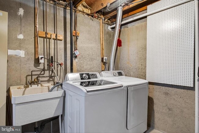 Building Photo - 337 Gundry Dr