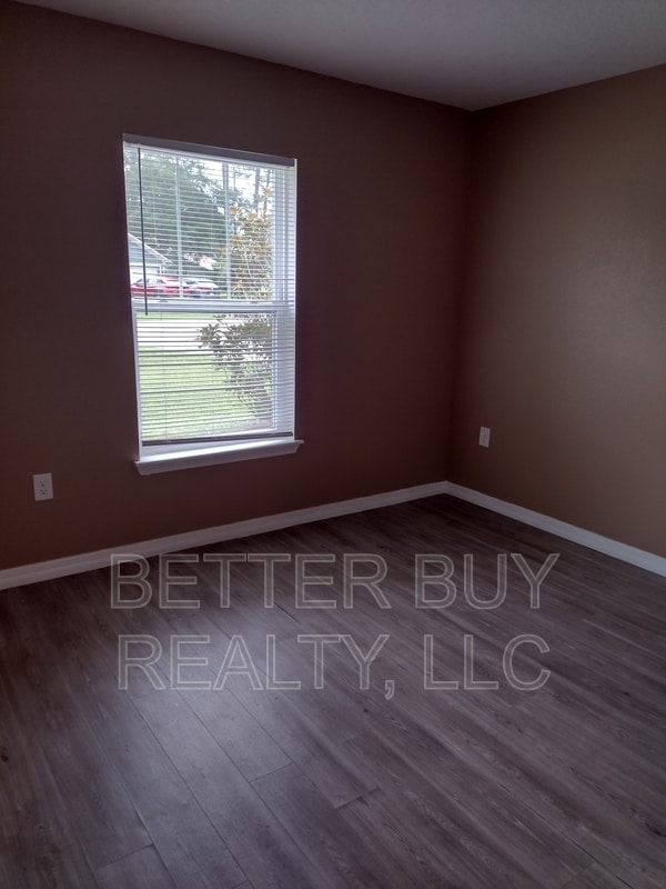 Building Photo - 49 Brunswick Ln
