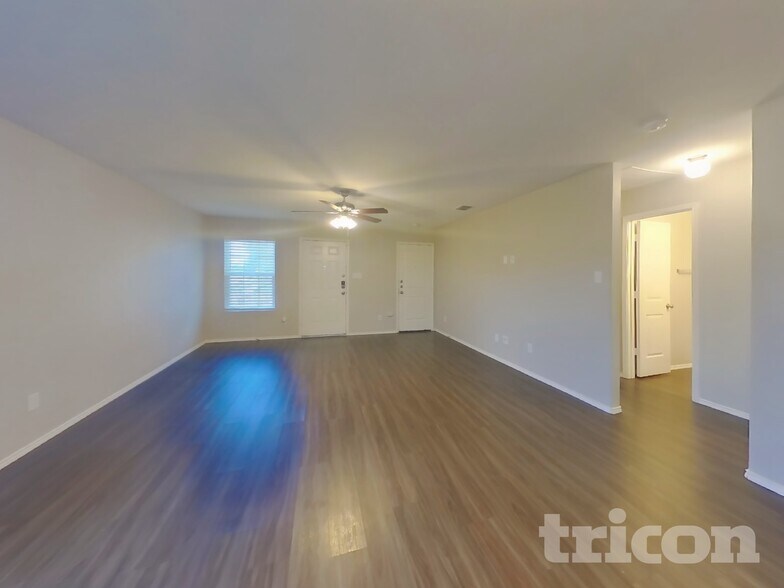 Building Photo - 5557 McClelland St