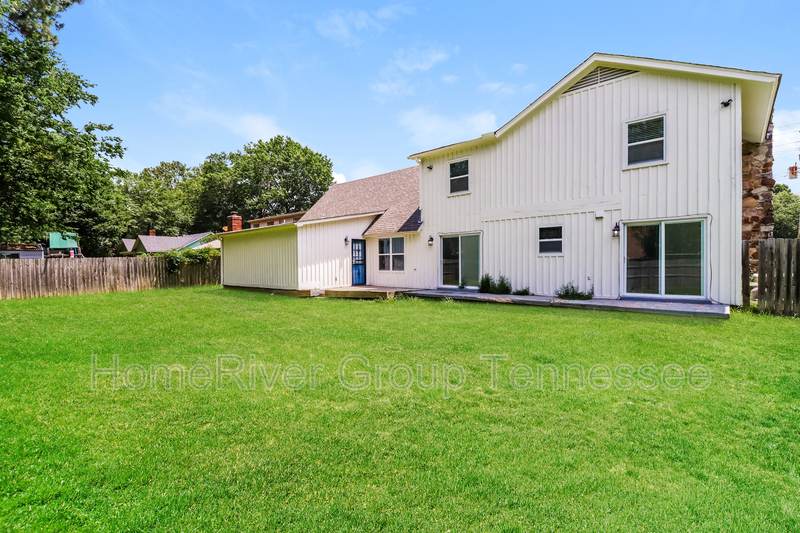 Building Photo - 2413 Ridgeway Rd