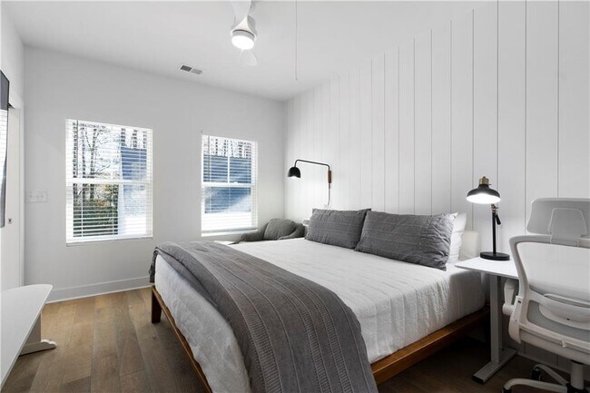 Building Photo - 217 Arnold Mill Rd