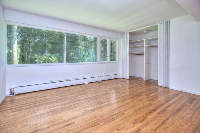 Building Photo - 208 Bayberry Ln