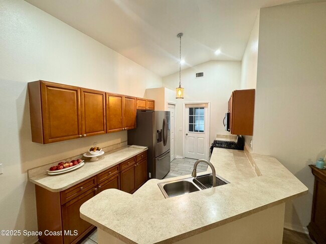 Building Photo - 1245 Ambra Dr