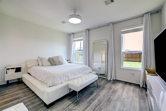 Building Photo - 10039 Cottontail Ct