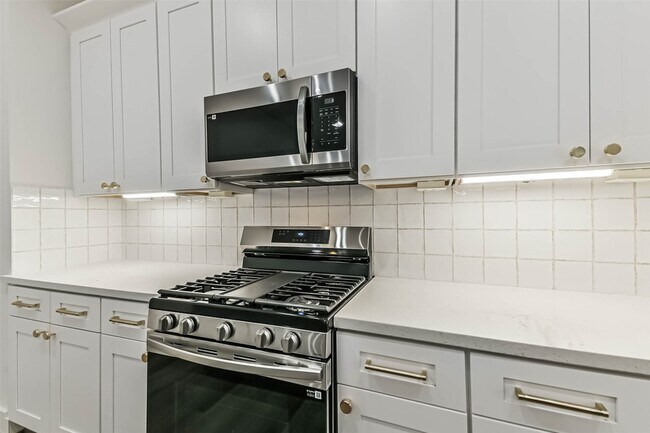 Building Photo - 7709 Earl Rudder Wy