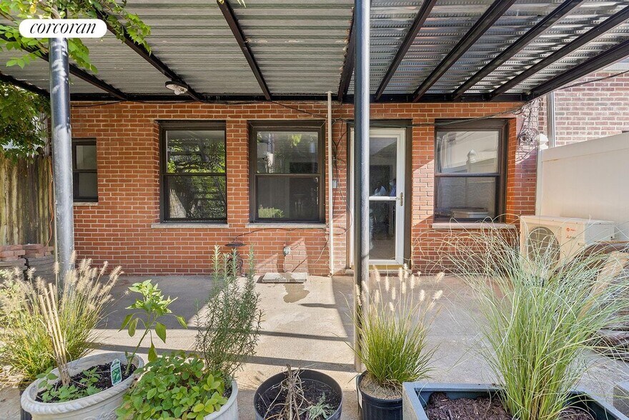 Building Photo - 46 1st Pl