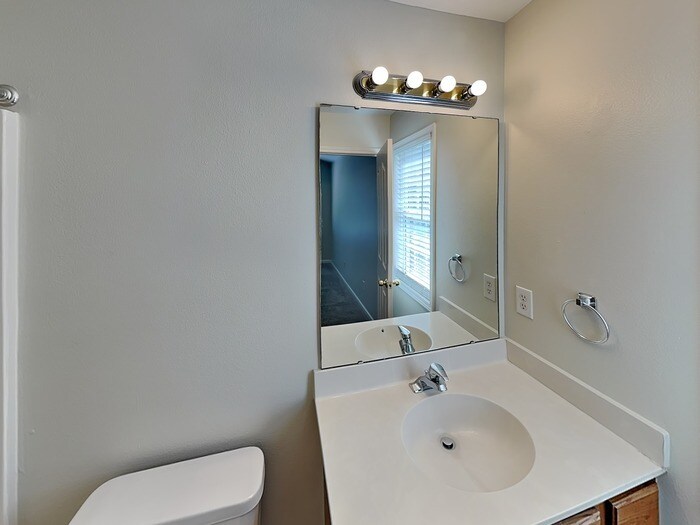 Building Photo - 2727 Oasis Ln