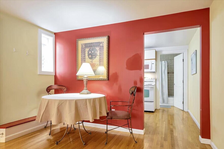 Building Photo - 2070 Pacific Ave