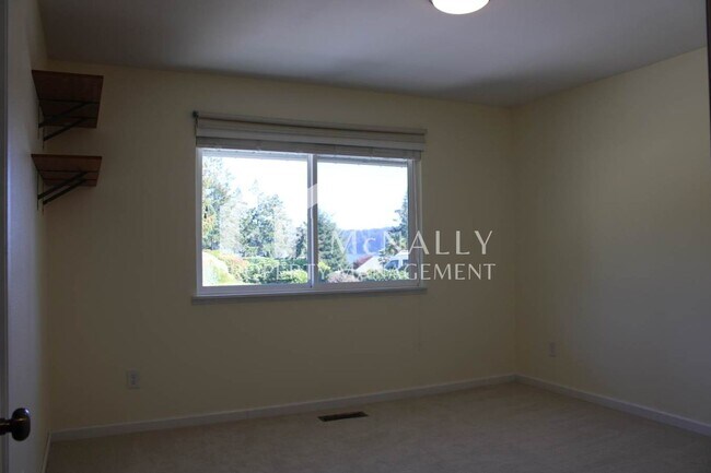 Building Photo - 15106 Starr Pl SE