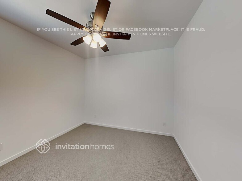 Building Photo - 17705 W Pinnacle Vista Dr