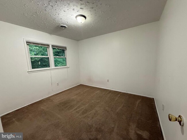 Building Photo - 4521 Edinburg Dr
