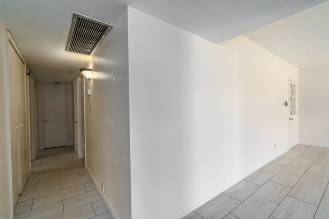 Building Photo - 8444 E Virginia Ave