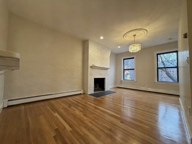 Building Photo - 11 Worcester St