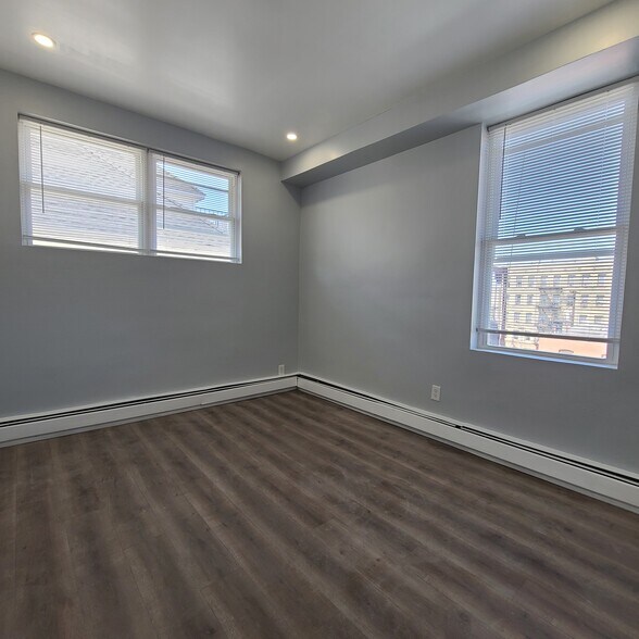 Building Photo - 6117 Monitor Plz