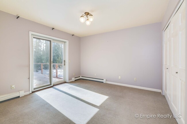 Building Photo - 4 Bed 3 Bath Home off of Gold Hill Rd- PET...