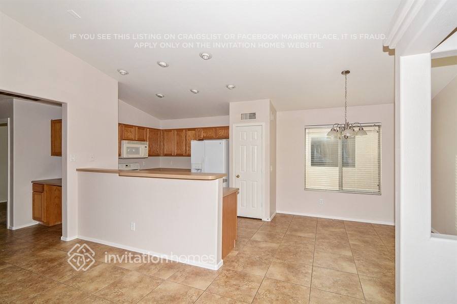 Building Photo - 14816 N 129th Dr