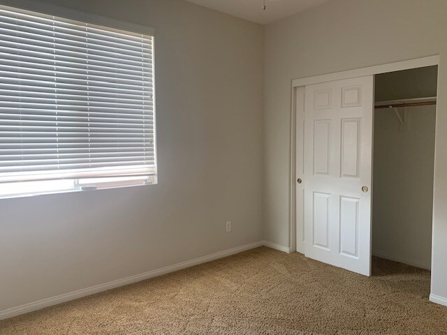 Building Photo - 84126 Canzone Dr