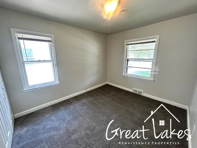 Building Photo - Beautiful 2 bedroom / 1 bathroom house ava...