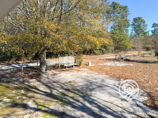 Building Photo - 1049 Long Branch Church Rd