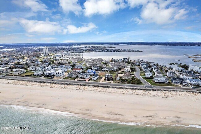 Building Photo - 113 Wharfside Dr