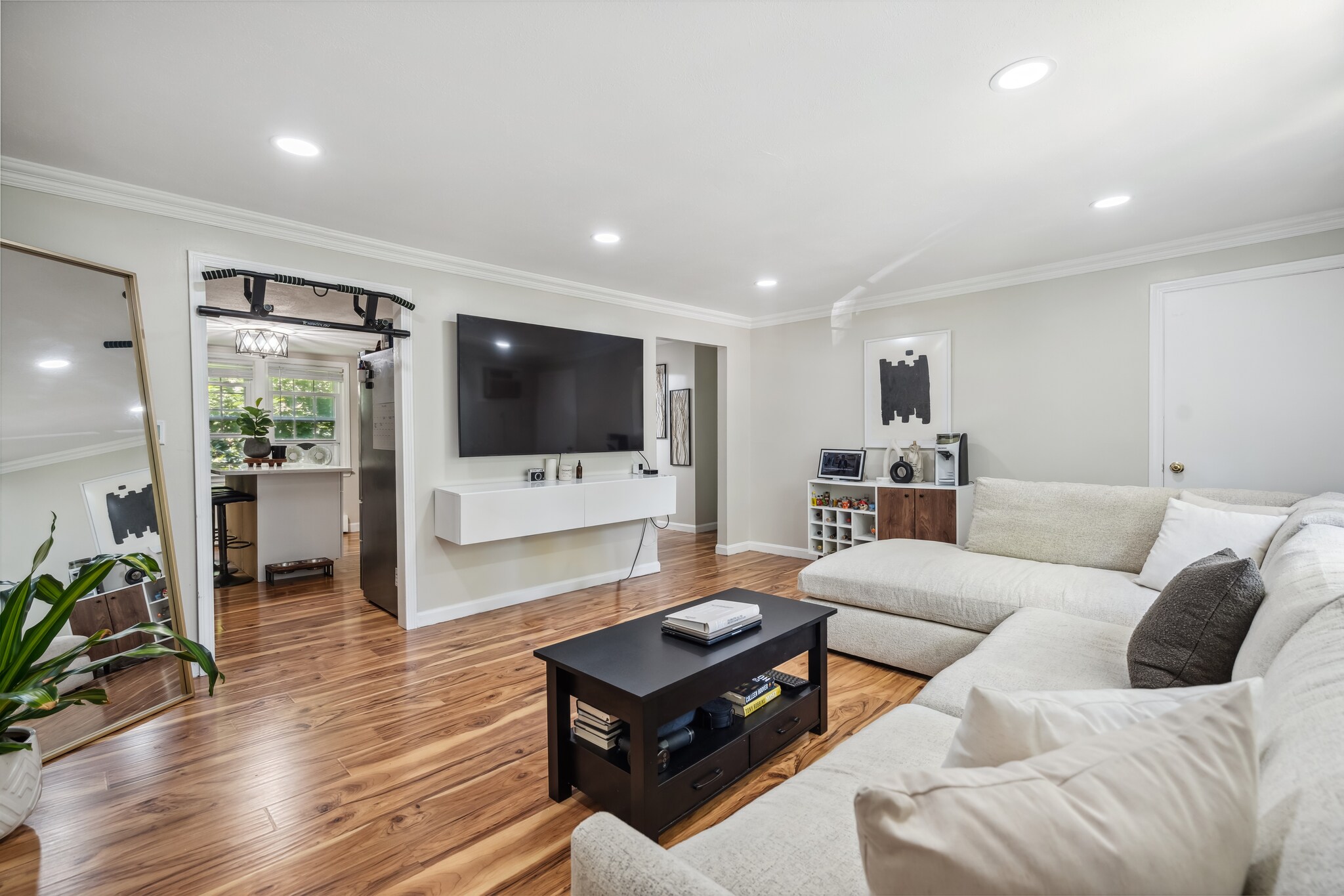 Building Photo - 13 Myles Standish Dr