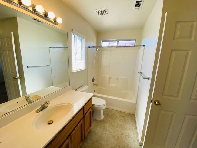 Building Photo - Laguna Home on Quiet Cul-De-Sac