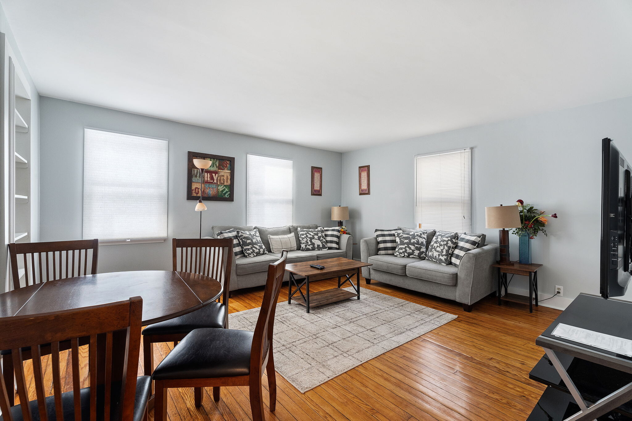 Building Photo - 403 Hector St