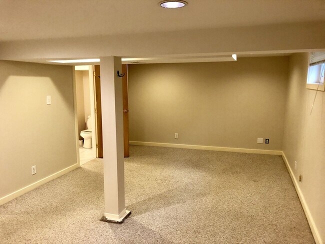Building Photo - Gorgeous NE Portland Home!