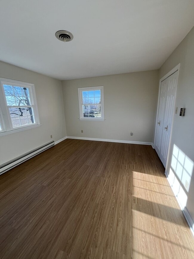 Building Photo - 8298 Scenic Dr