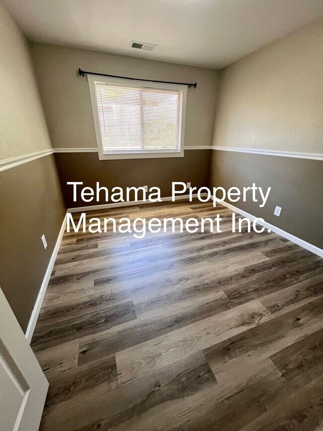 Building Photo - Beautiful 3 bedroom 2 bath home in Redding, CA