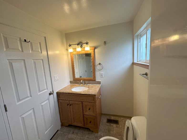 Building Photo - 2324 Walnut St