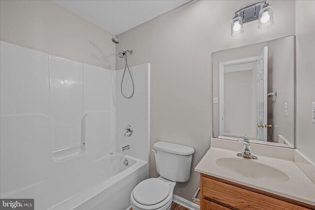 Building Photo - 27 Fiser Ln