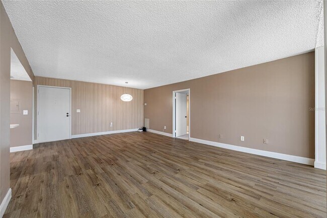 Building Photo - 10216 Regal Dr