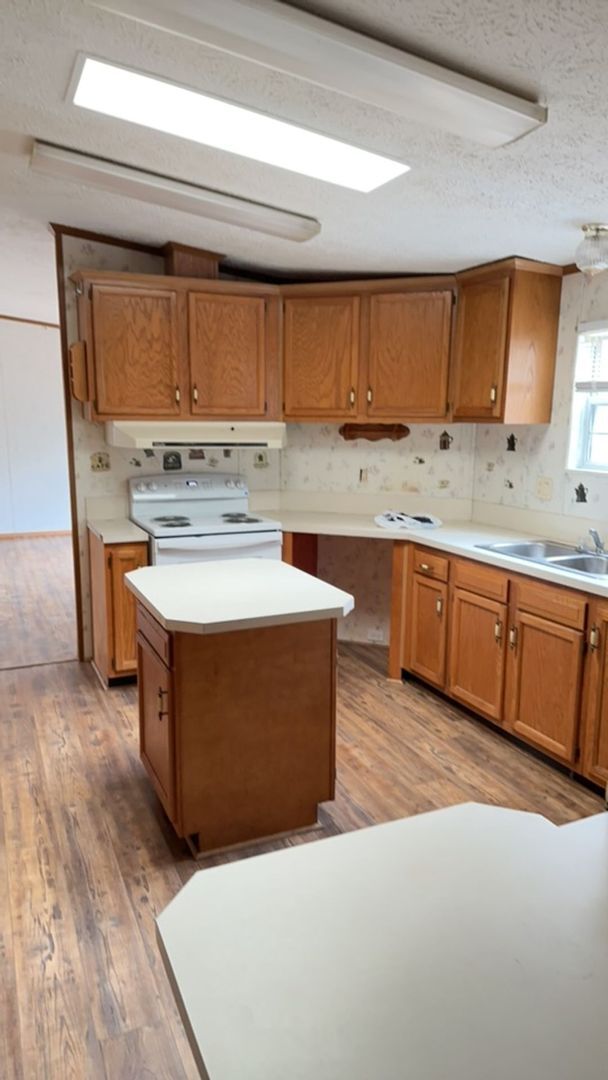 Building Photo - 502 Wagon Wheel Rd