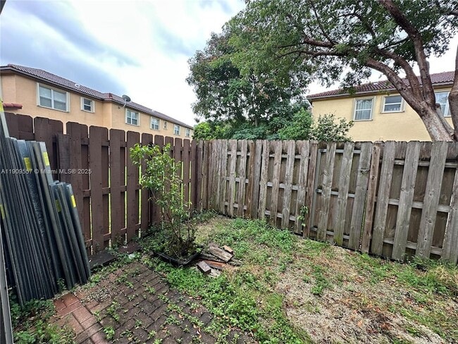 Building Photo - 3370 NE 14th Dr