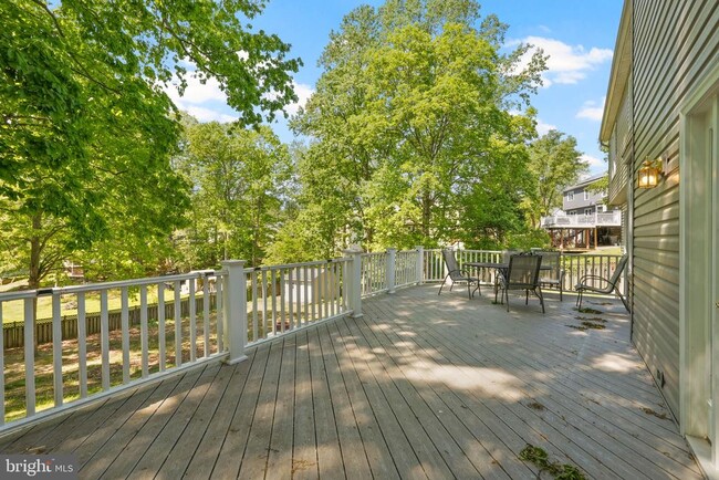 Building Photo - 10 Apple Blossom Ct