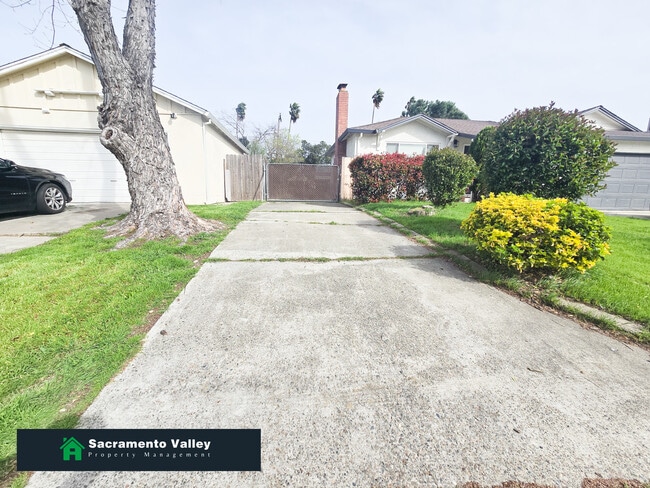 Building Photo - 7625 Lytle St