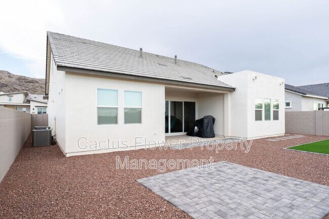 Building Photo - 3130 E Alicia Dr