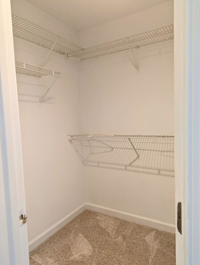 Building Photo - 849 Lancaster Ln