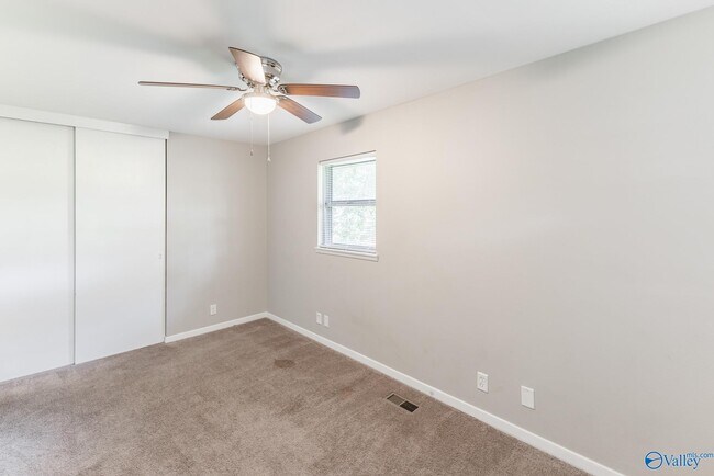 Building Photo - 2402 Mcclain Cir NW