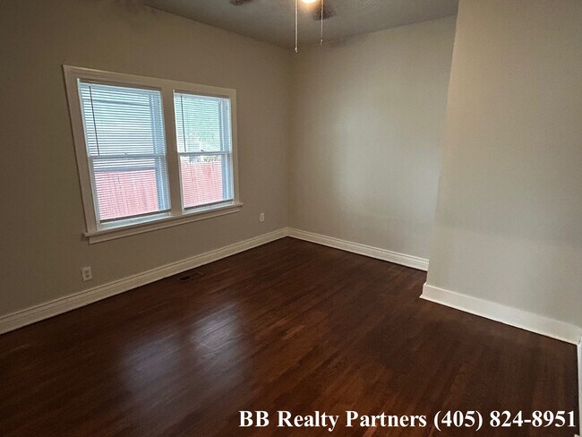 Building Photo - 2812 E Admiral Blvd
