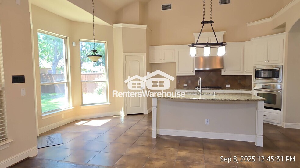 Building Photo - 5529 Bentrose Dr